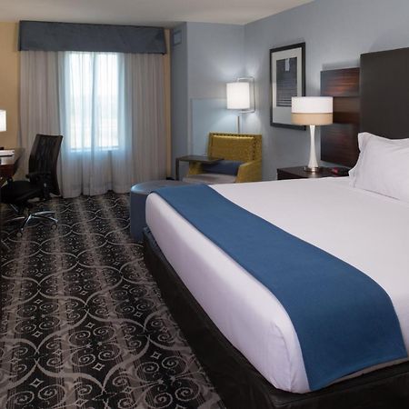 Holiday Inn Express & Suites Kansas City Airport By Ihg Bagian luar foto