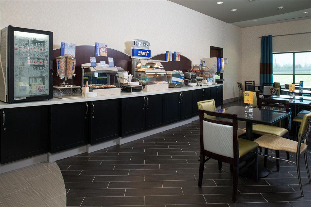 Holiday Inn Express & Suites Kansas City Airport By Ihg Restoran foto