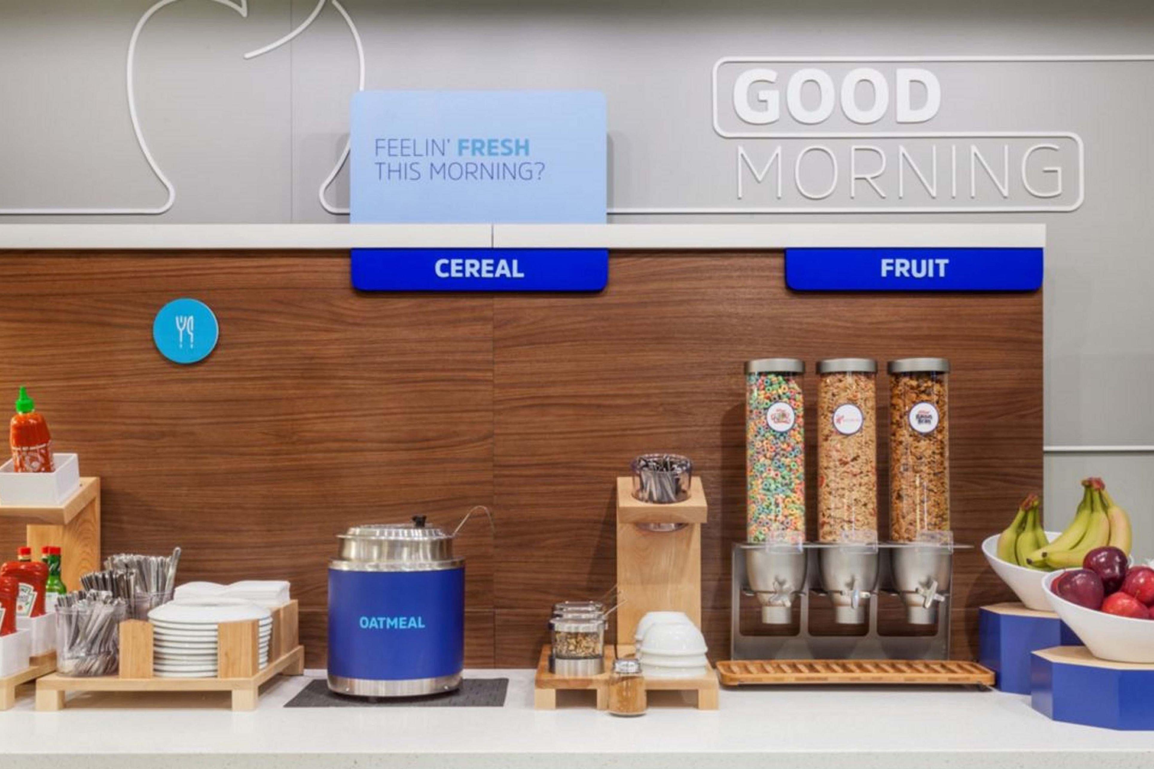 Holiday Inn Express & Suites Kansas City Airport By Ihg Bagian luar foto