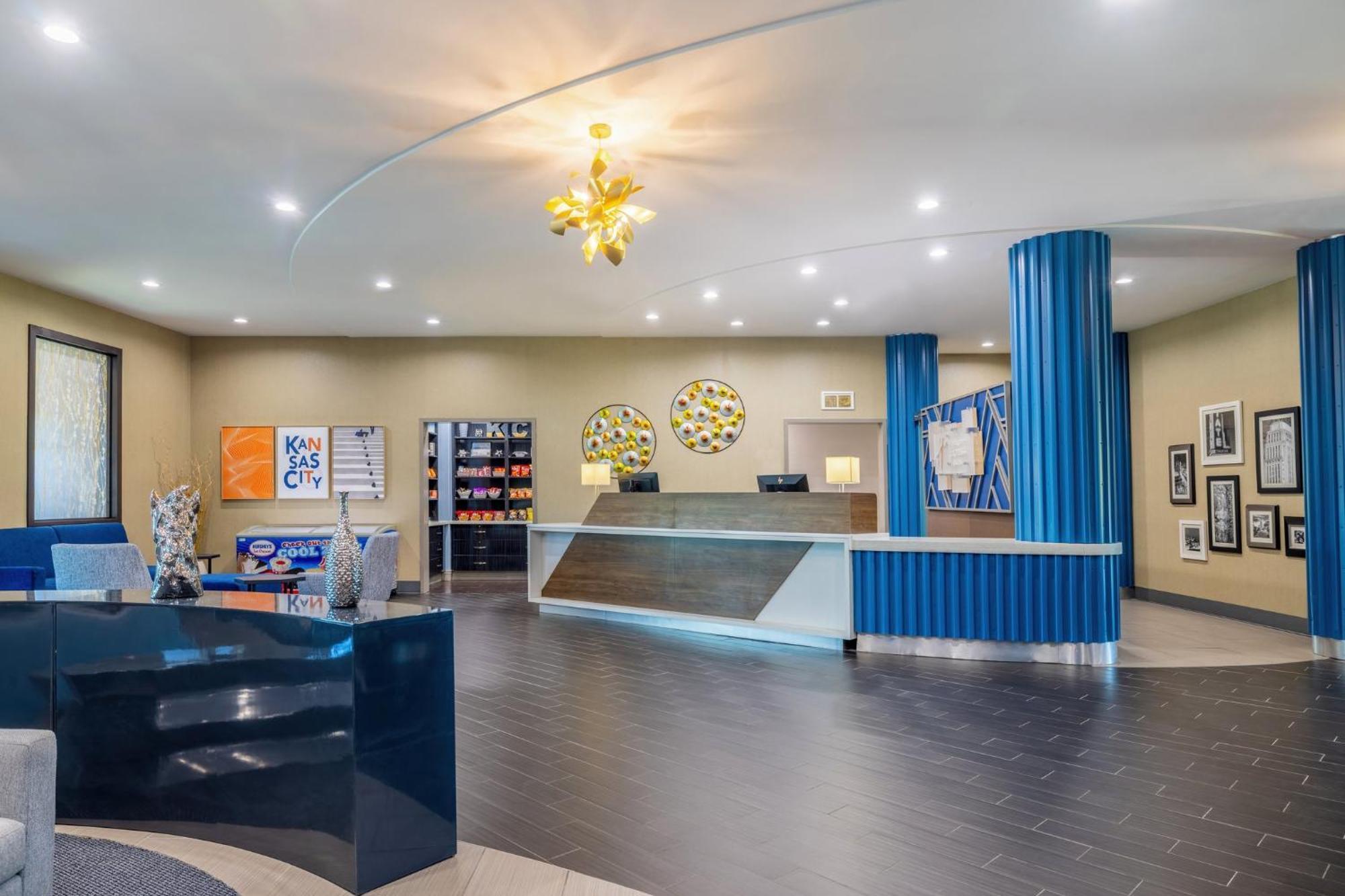 Holiday Inn Express & Suites Kansas City Airport By Ihg Bagian luar foto