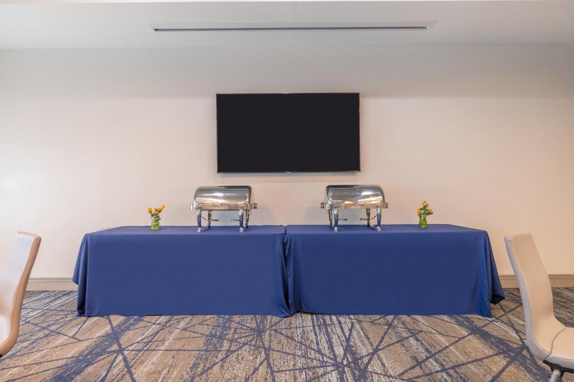 Holiday Inn Express & Suites Kansas City Airport By Ihg Bagian luar foto