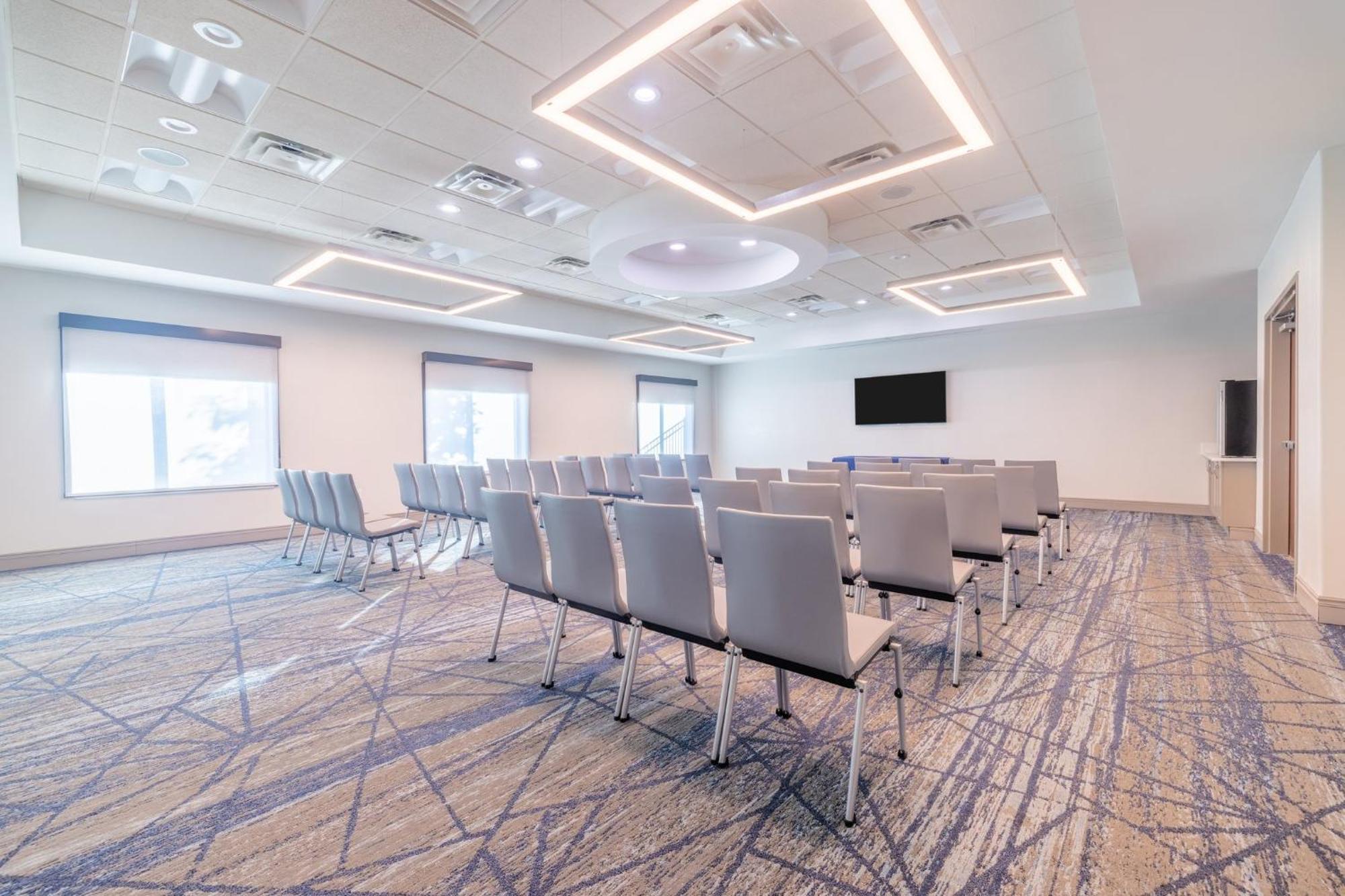 Holiday Inn Express & Suites Kansas City Airport By Ihg Bagian luar foto