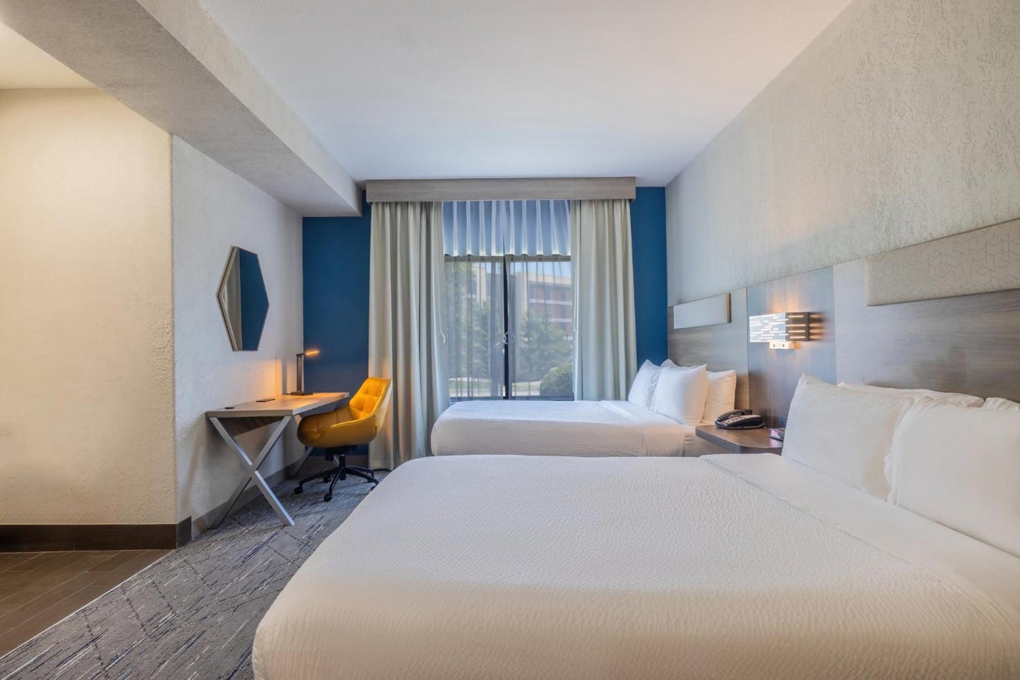 Holiday Inn Express & Suites Kansas City Airport By Ihg Bagian luar foto