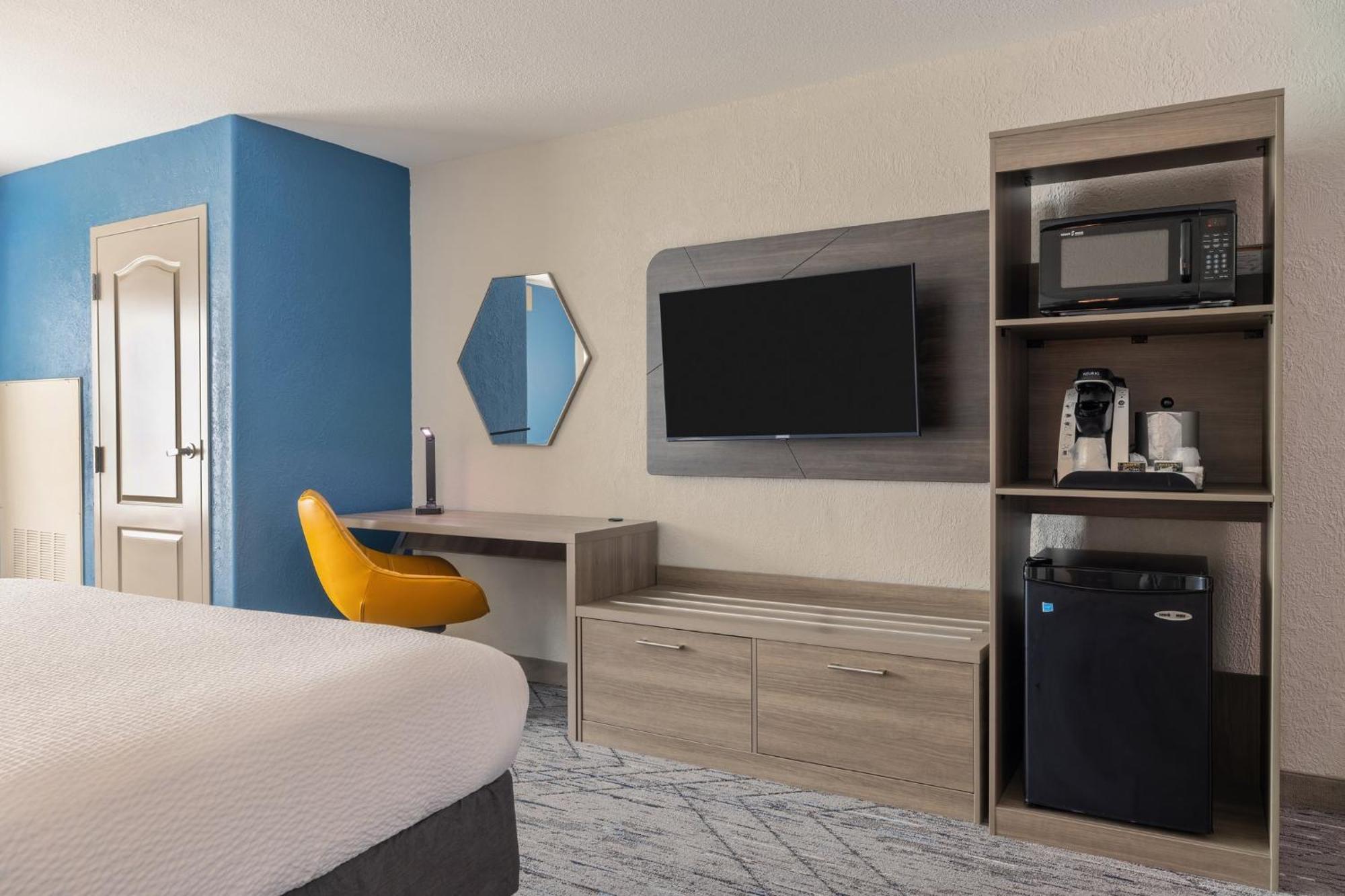Holiday Inn Express & Suites Kansas City Airport By Ihg Bagian luar foto
