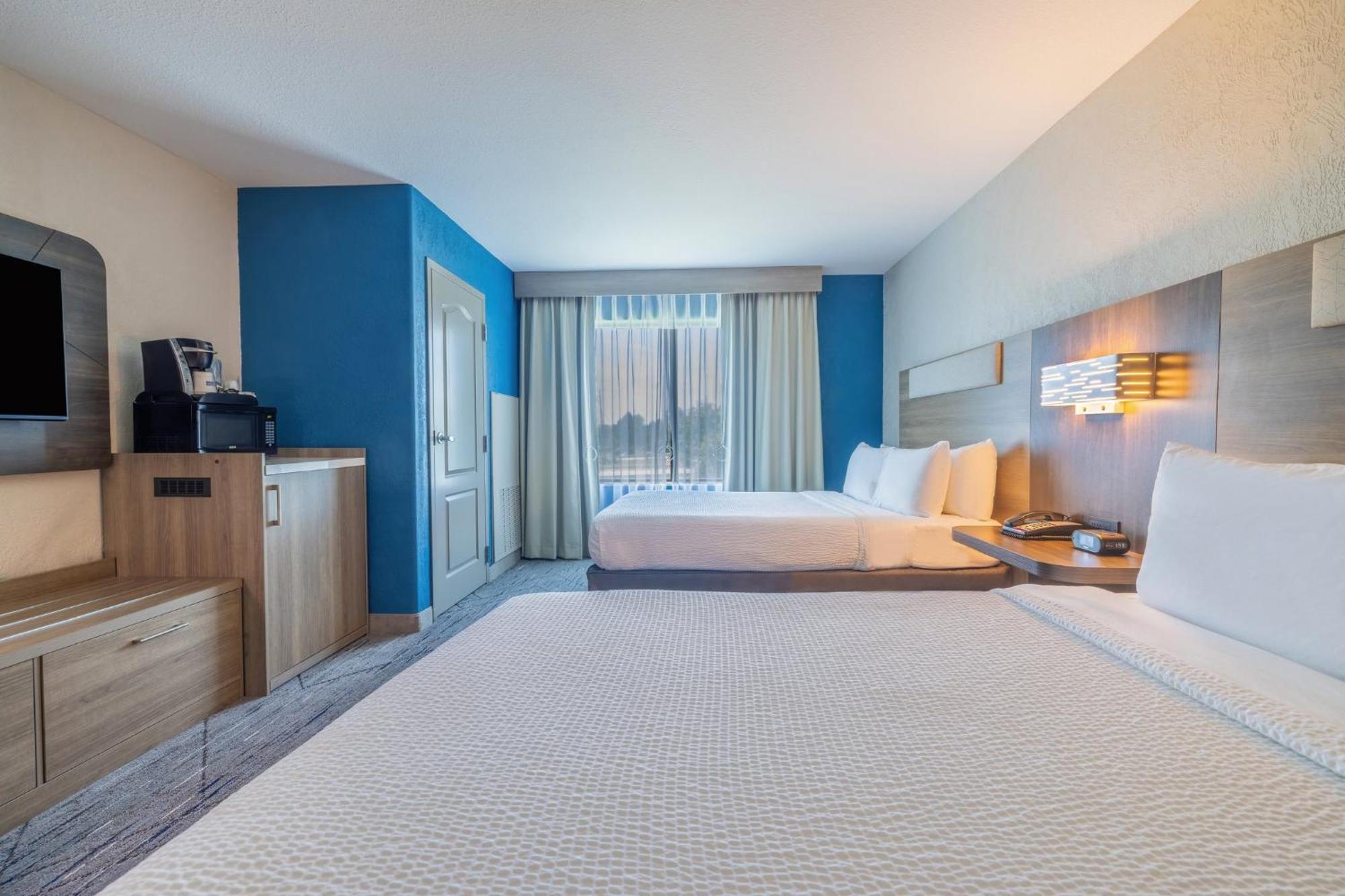 Holiday Inn Express & Suites Kansas City Airport By Ihg Bagian luar foto