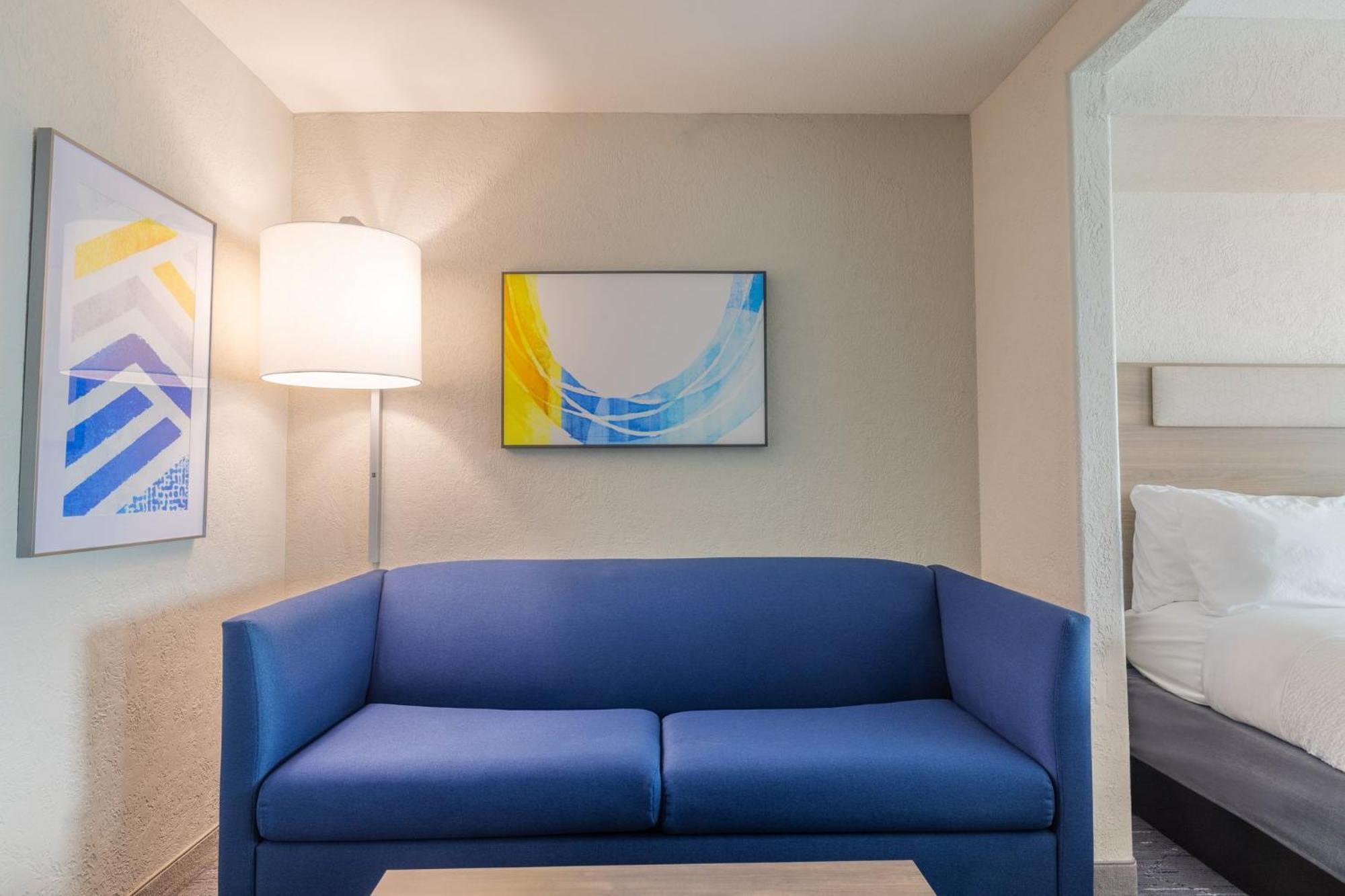 Holiday Inn Express & Suites Kansas City Airport By Ihg Bagian luar foto