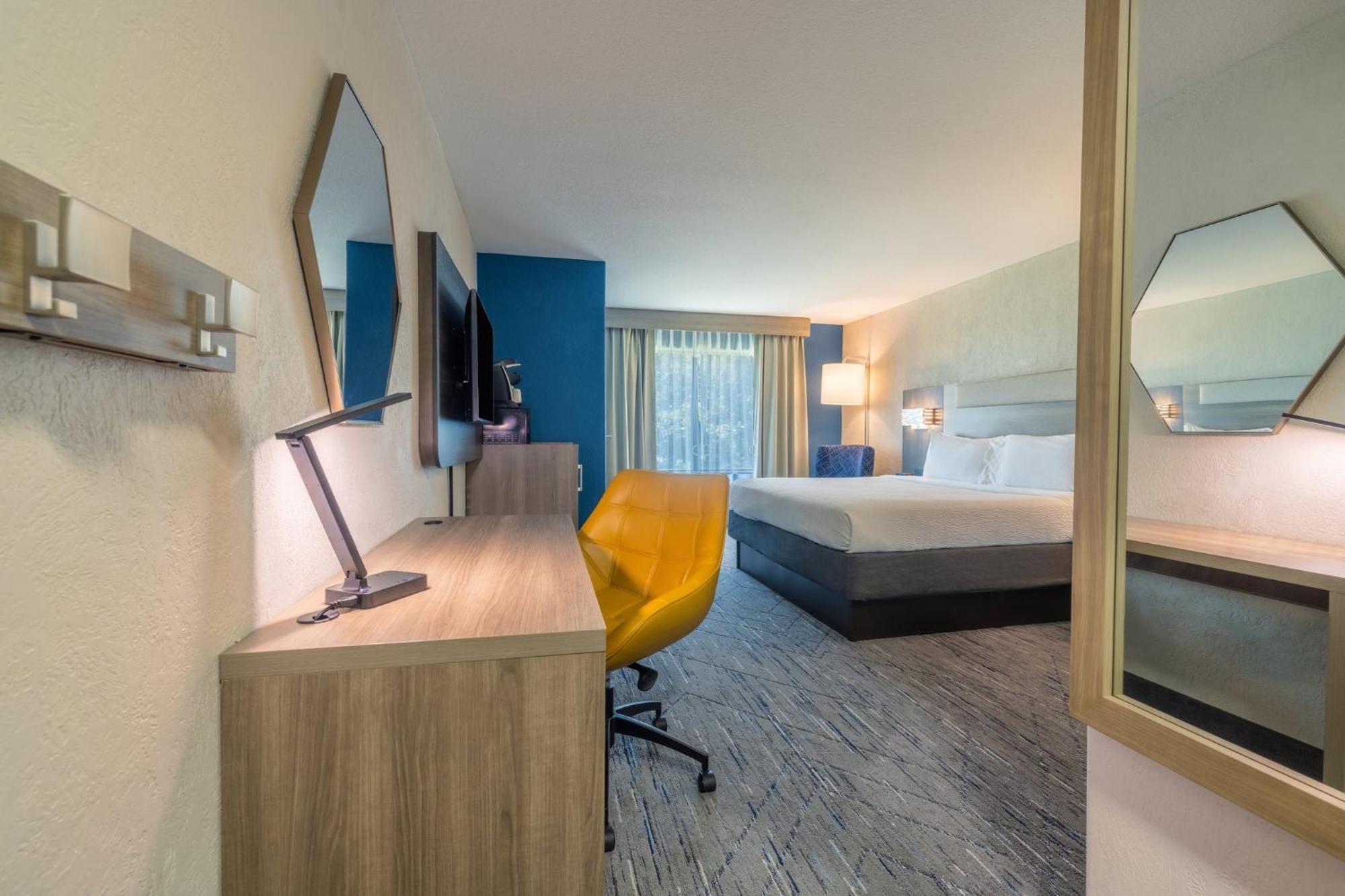 Holiday Inn Express & Suites Kansas City Airport By Ihg Bagian luar foto