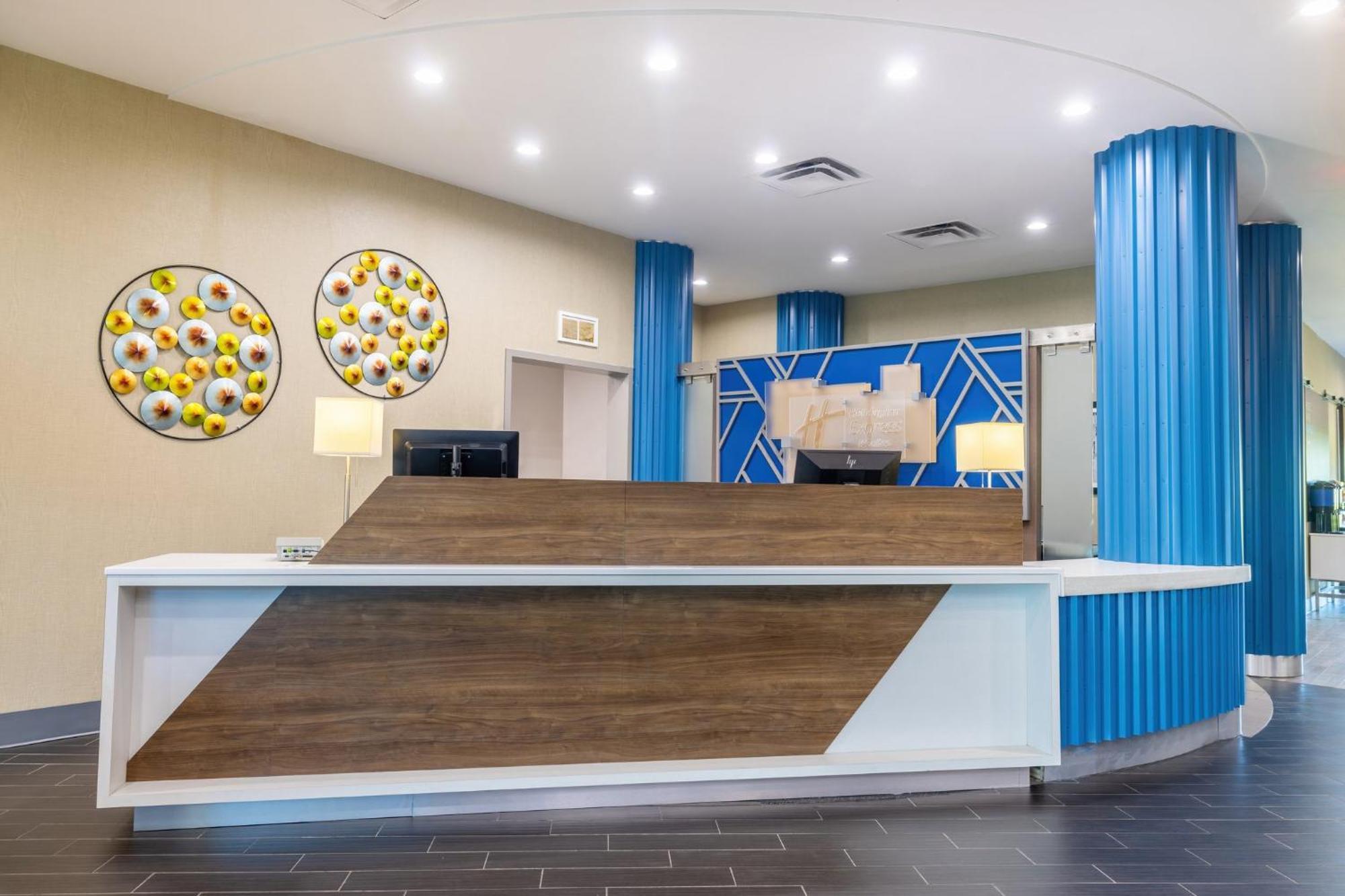 Holiday Inn Express & Suites Kansas City Airport By Ihg Bagian luar foto