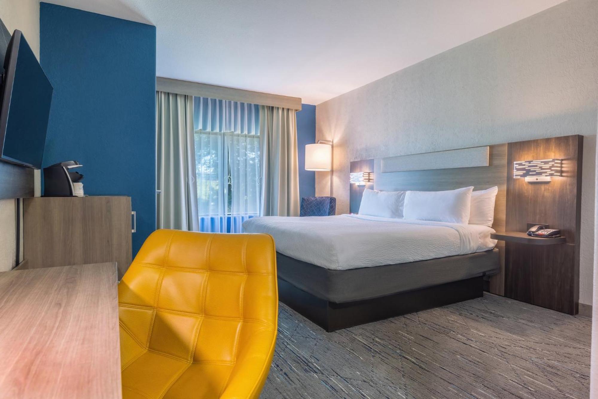 Holiday Inn Express & Suites Kansas City Airport By Ihg Bagian luar foto